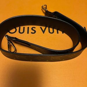 LV shoulder Strap Bandouliere